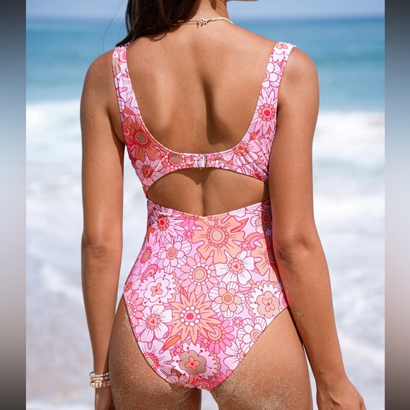 CUPSHE NWT women’s Floral Swimsuit Size Medium - Picture 2 of 6